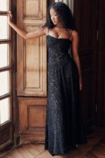 House of CB одећу 68JT126 серен црна макси хаљина са цветним чипком - Image 11