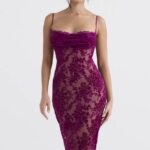 House of CB одећу 68JT323 ионе цранберри деворе миди хаљина