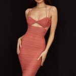 House of CB одећу 68JT504 миди хаљина са изрезом тиби розе