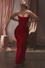 House of CB одећу 68JT507 адриенне сцарлет сатенска хаљина без нараменица - Image 13