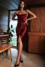 House of CB одећу 68JT600 нера вине сатенска хаљина са корзетом - Image 2