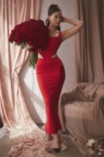 House of CB одећу 68JT943 цолетте сцарлет сатенска миди сукња са ниским струком - Image 2